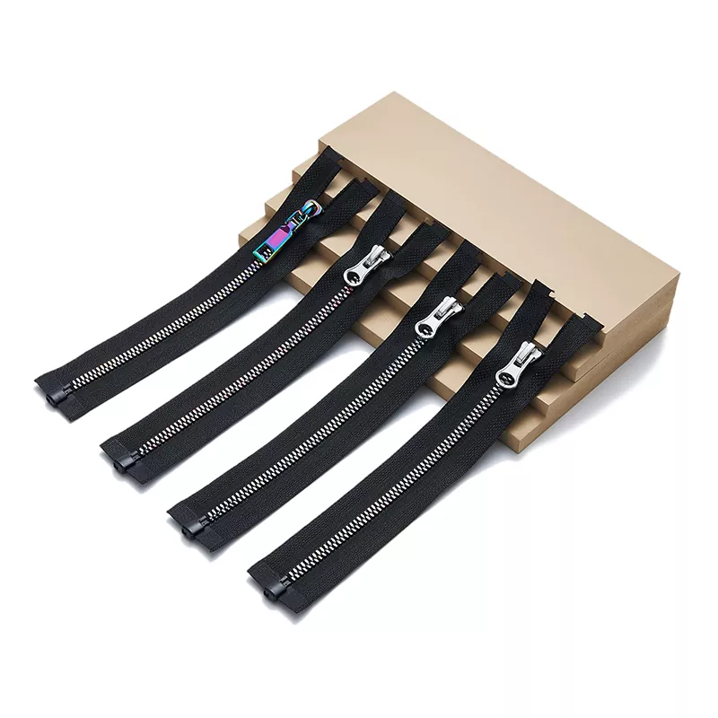 سحاب مطلي بالبلاستيك