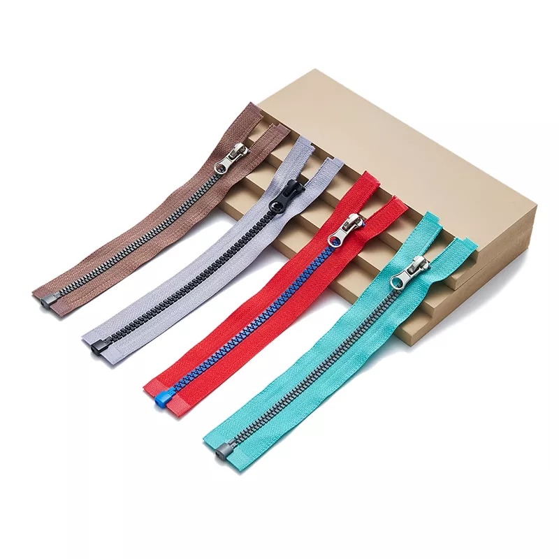 سحاب بلاستيكي بأسنان ذات شكل خاص