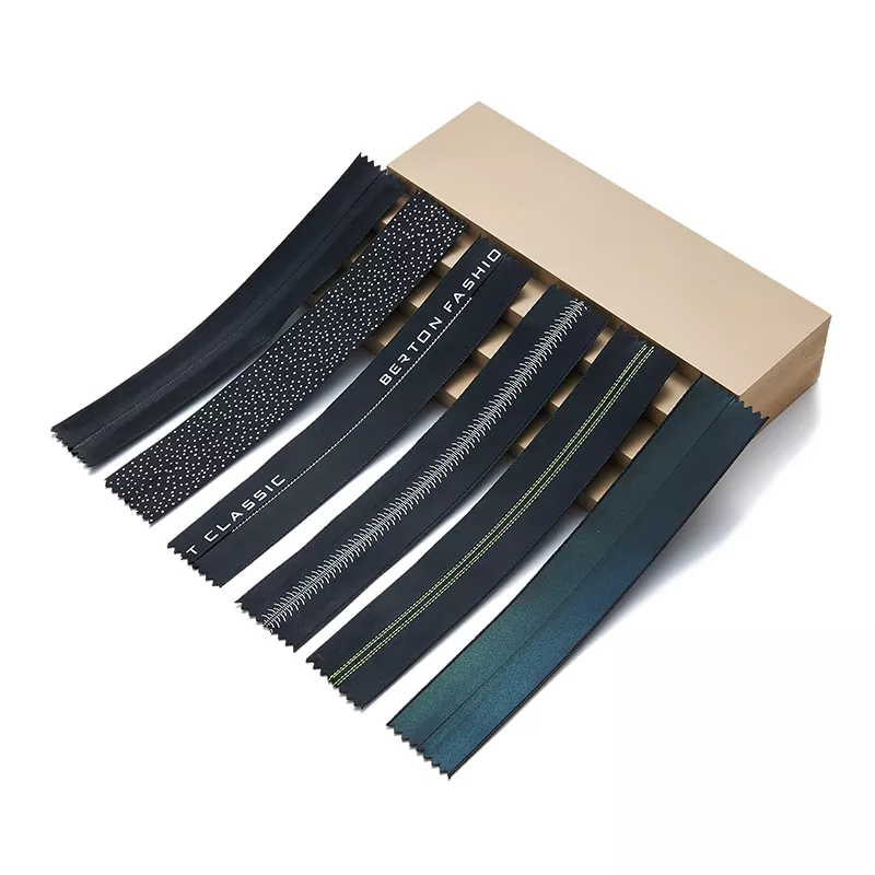 سحاب بلاستيكي مقاوم للماء